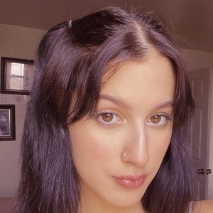 Nicolleegongora_ Headshot 9 of 10