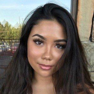 Niki Hughes - Age, Family, Bio | Famous Birthdays