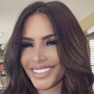 Nikki Giavasis - Age, Family, Bio | Famous Birthdays