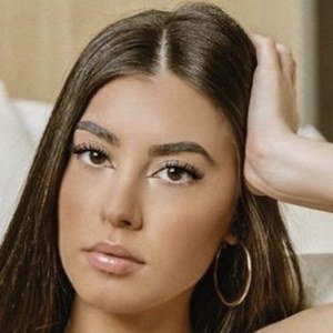 Nina Hita Headshot