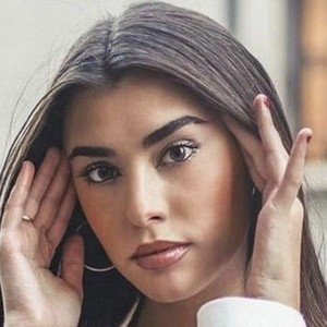 Nina Hita Headshot