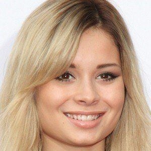 Nina Nesbitt Headshot 4 of 10