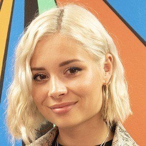 Nina Nesbitt Headshot 10 of 10