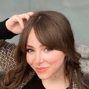 NISSA ALI-BEY Headshot 2 of 9