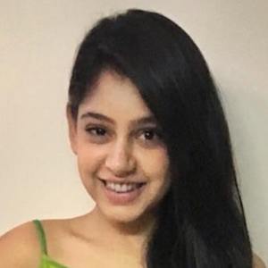 Niti Taylor Headshot 2 of 6