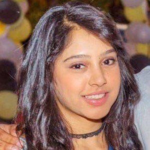 Niti Taylor Headshot 3 of 6