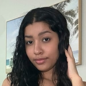 Niya Santia Headshot 4 of 6