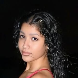 Niya Santia Headshot 6 of 6