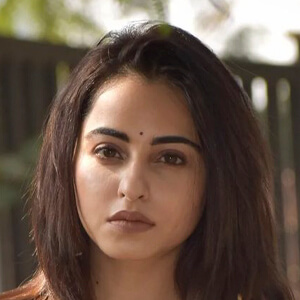 Niyati Fatnani Headshot 2 of 7