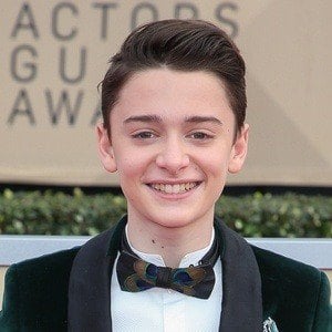 Noah Schnapp Bio Family Trivia Famous Birthdays - what is noah schnapps roblox username