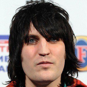 Noel Fielding Headshot 4 of 10