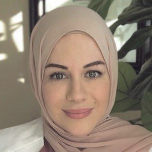 Noor Amra Headshot