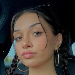 Nousha Vaghei Headshot 6 of 8