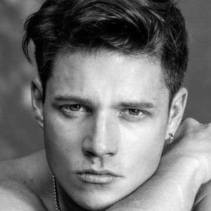 Octavio Mier Headshot