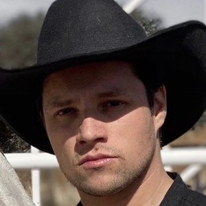 Octavio Mier Headshot