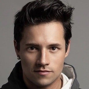 Octavio Mier Headshot