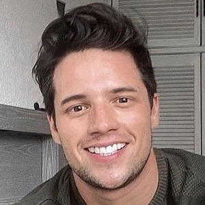 Octavio Mier Headshot