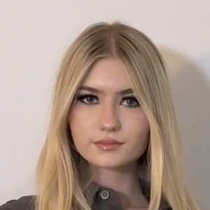 offizieramira Headshot 3 of 7