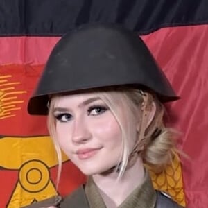 offizieramira Headshot 5 of 7