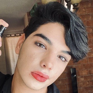 Ofir Vargas - Age, Family, Bio | Famous Birthdays