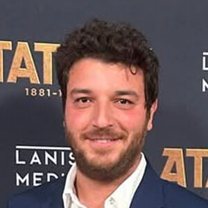 Oğuz Kutman Headshot 5 of 6