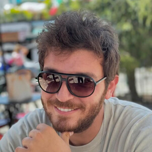 Oğuz Kutman Headshot 6 of 6