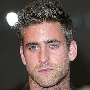 Oliver Jackson Cohen Headshot 5 of 6