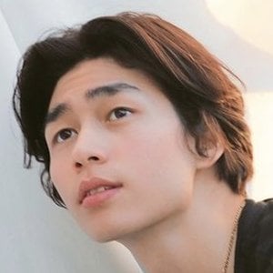 オリバー モイ at age 19