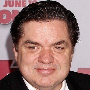 Oliver Platt Headshot 7 of 10