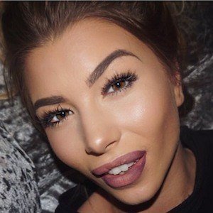 Olivia Buckland Headshot 7 of 9