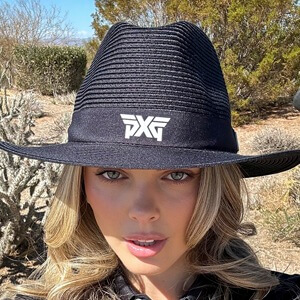 Olivia Caputo Headshot 6 of 7