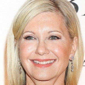 Olivia Newton-John Headshot 3 of 10