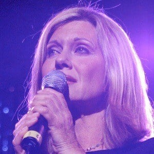 Olivia Newton-John - Trivia, Family, Bio | Famous Birthdays