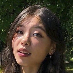 オリヴィア サン Headshot