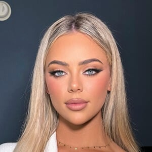 Olivia Walker Headshot 4 of 10