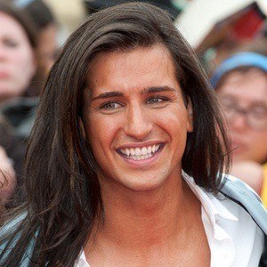 Ollie Locke Headshot 10 of 10