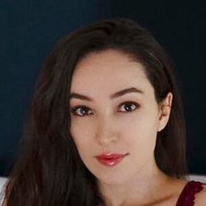 Orenda ASMR Headshot 5 of 7