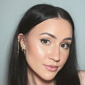 Paige Sheffield Headshot 16 of 17