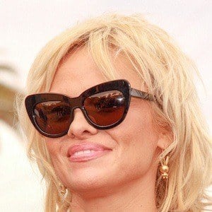 Pamela Anderson Headshot 10 of 10