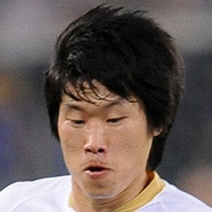 Park Ji-Sung Headshot 2 of 2