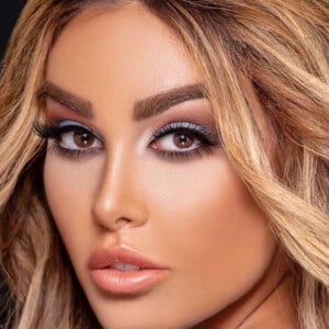 Parmida Mamaghani Headshot 2 of 5