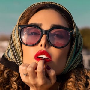 Parmida Mamaghani Headshot 4 of 5