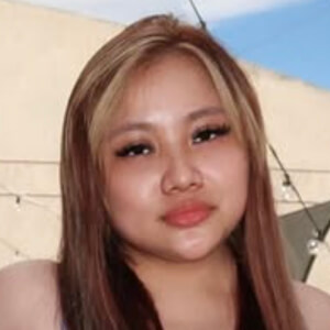 Paula Valbuena Headshot 6 of 10