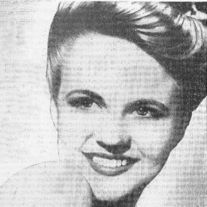 Peggy Lee Headshot 4 of 6