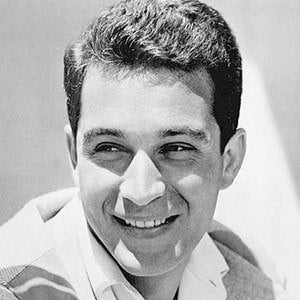 Perry Como Headshot 9 of 10