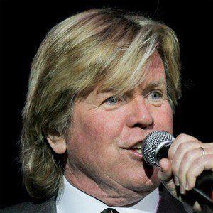 Peter Noone - Bio, Family, Trivia | Famous Birthdays