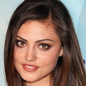 Phoebe Tonkin at age 21