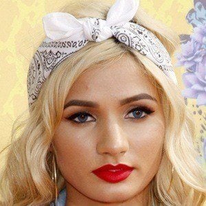 Pia Mia at age 17