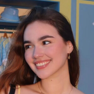 Pily Useche Headshot 4 of 7
