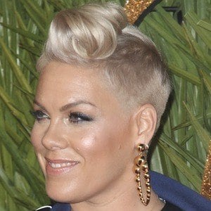 Pink - Age, Family, Bio | Famous Birthdays